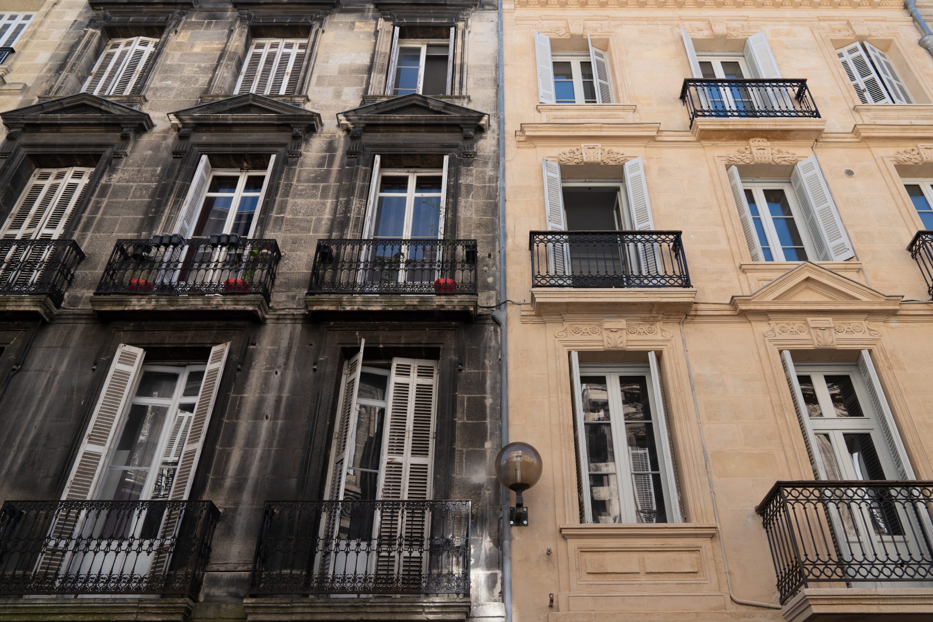 Primerjava umazane in očiščene fasade