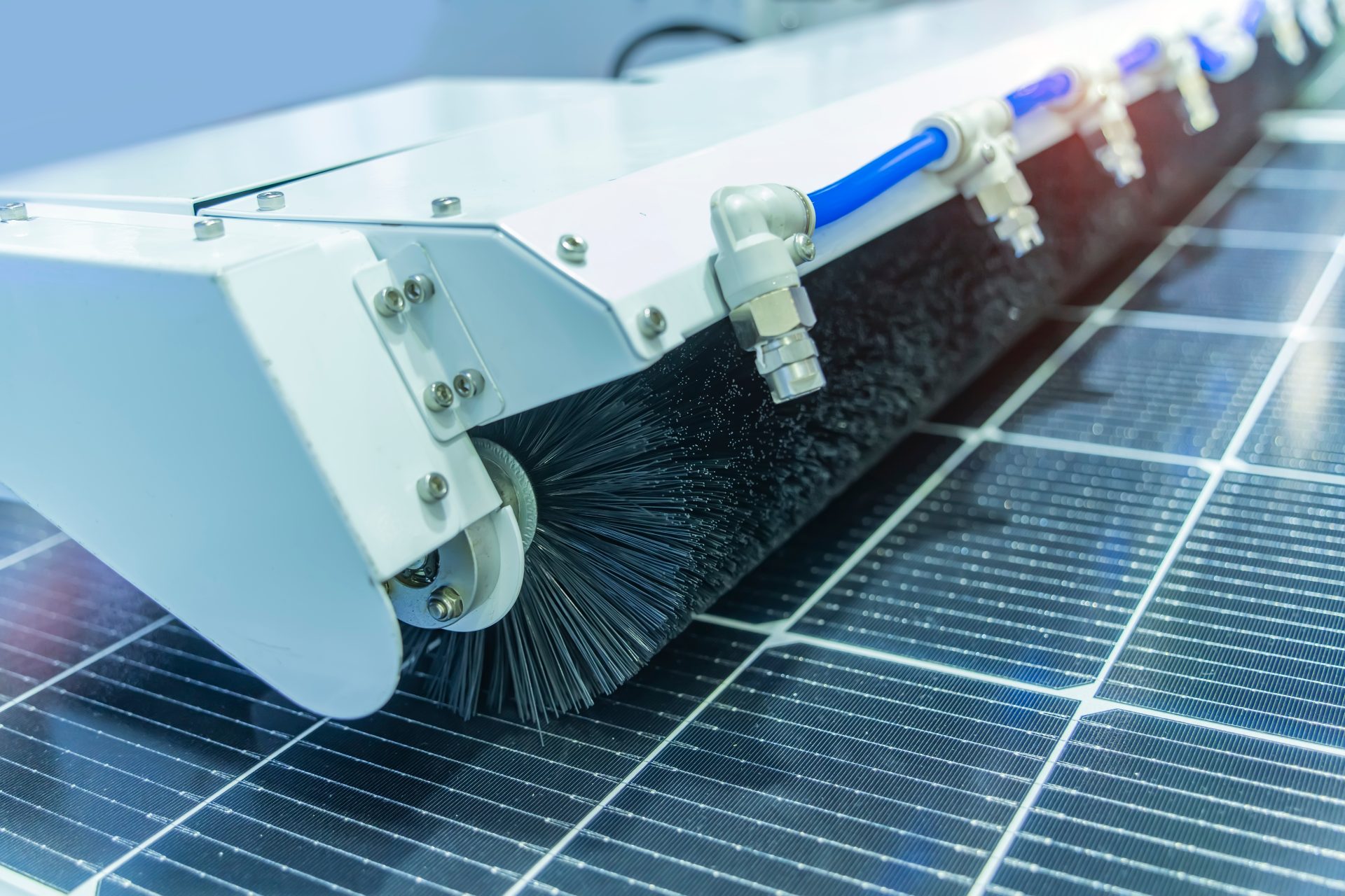 Profesionalno nizkotlačno čiščenje solarnih panelov z okolju prijaznimi čistili